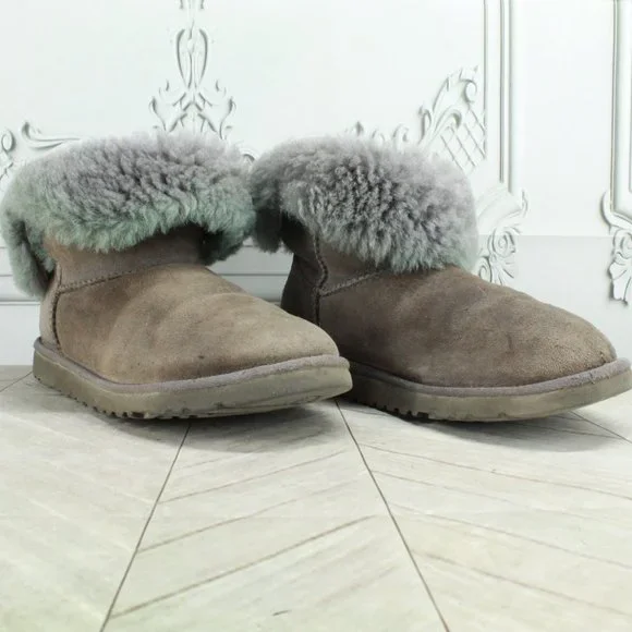 UGG Australia Bailey Brown Suede Lined Button Winter Ankle Boots US 6 - Picture 3 of 9